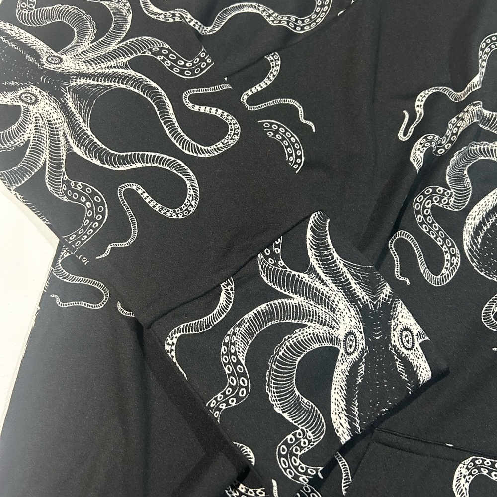 NWT LuLaRoe Amber 3XL Black Hoodie with White Octopus Design - Picture 6 of 9